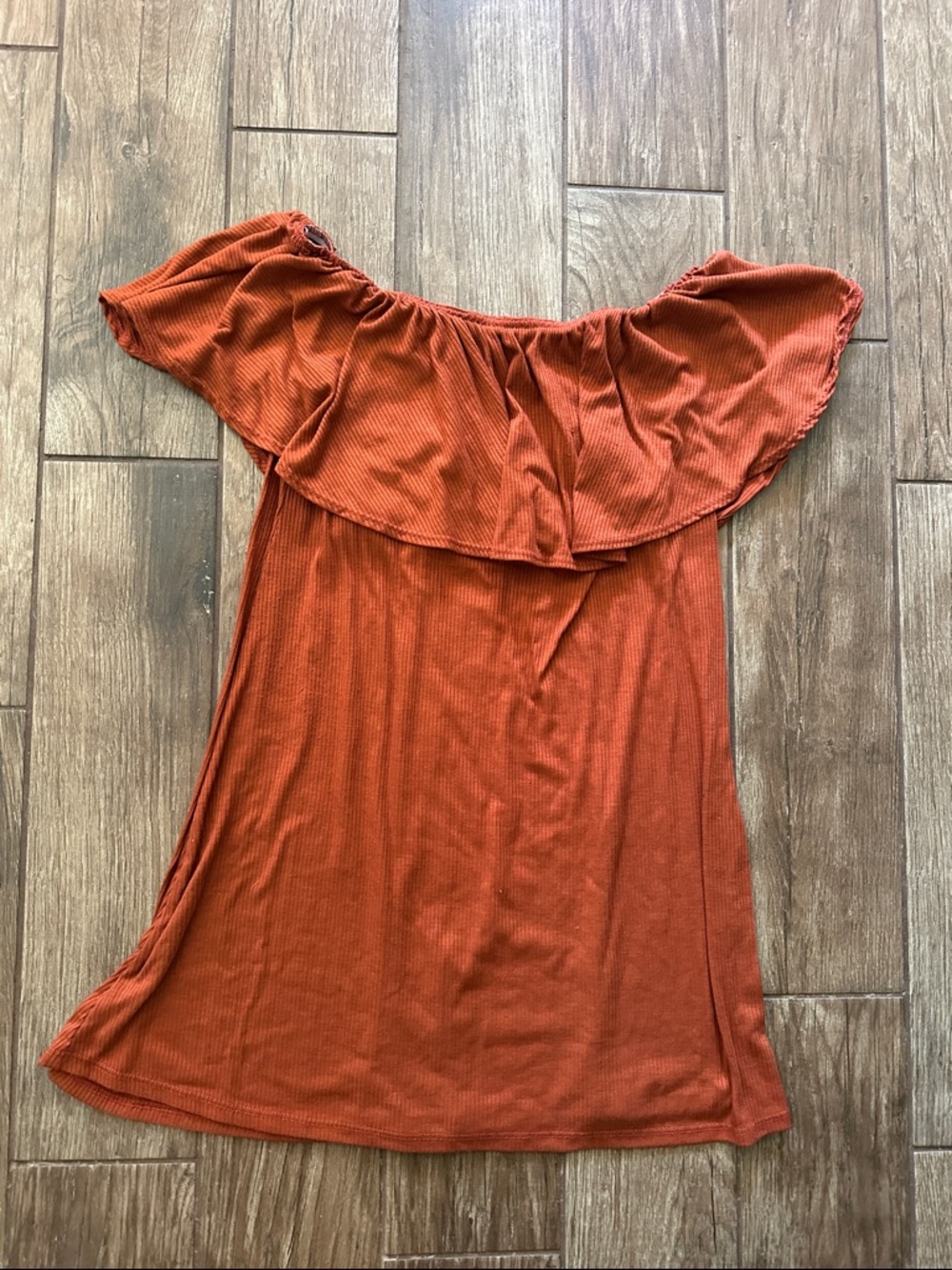 Off-Shoulder Ruffle Dressin Rust Orange